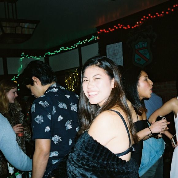Meet your Posher, Danielle - Picture 1 of 1